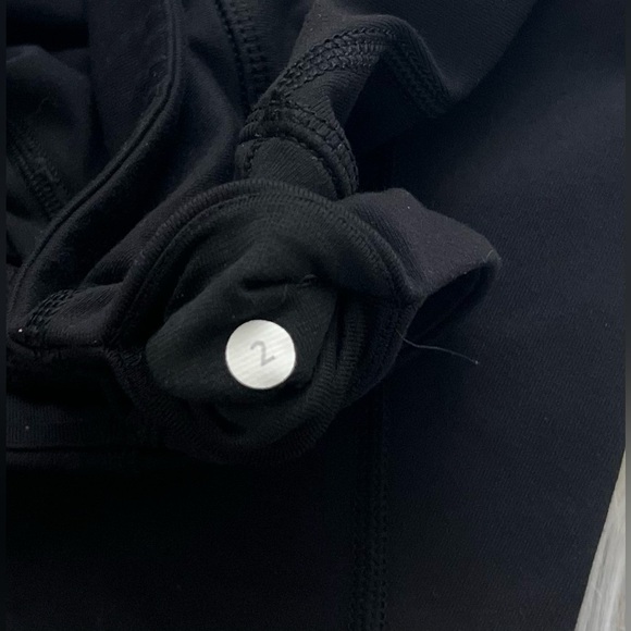Lululemon Gather & Crow Crop – Size 2 - Picture 4 of 4